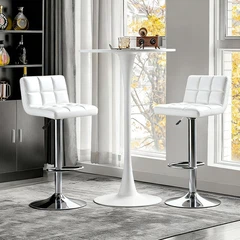 เก้าอี้บาร์และโต๊ะ